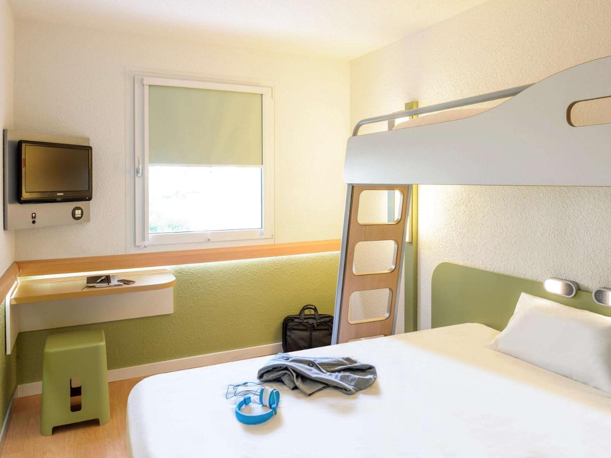 Ibis Budget Courbevoie Paris La Defense Exterior foto