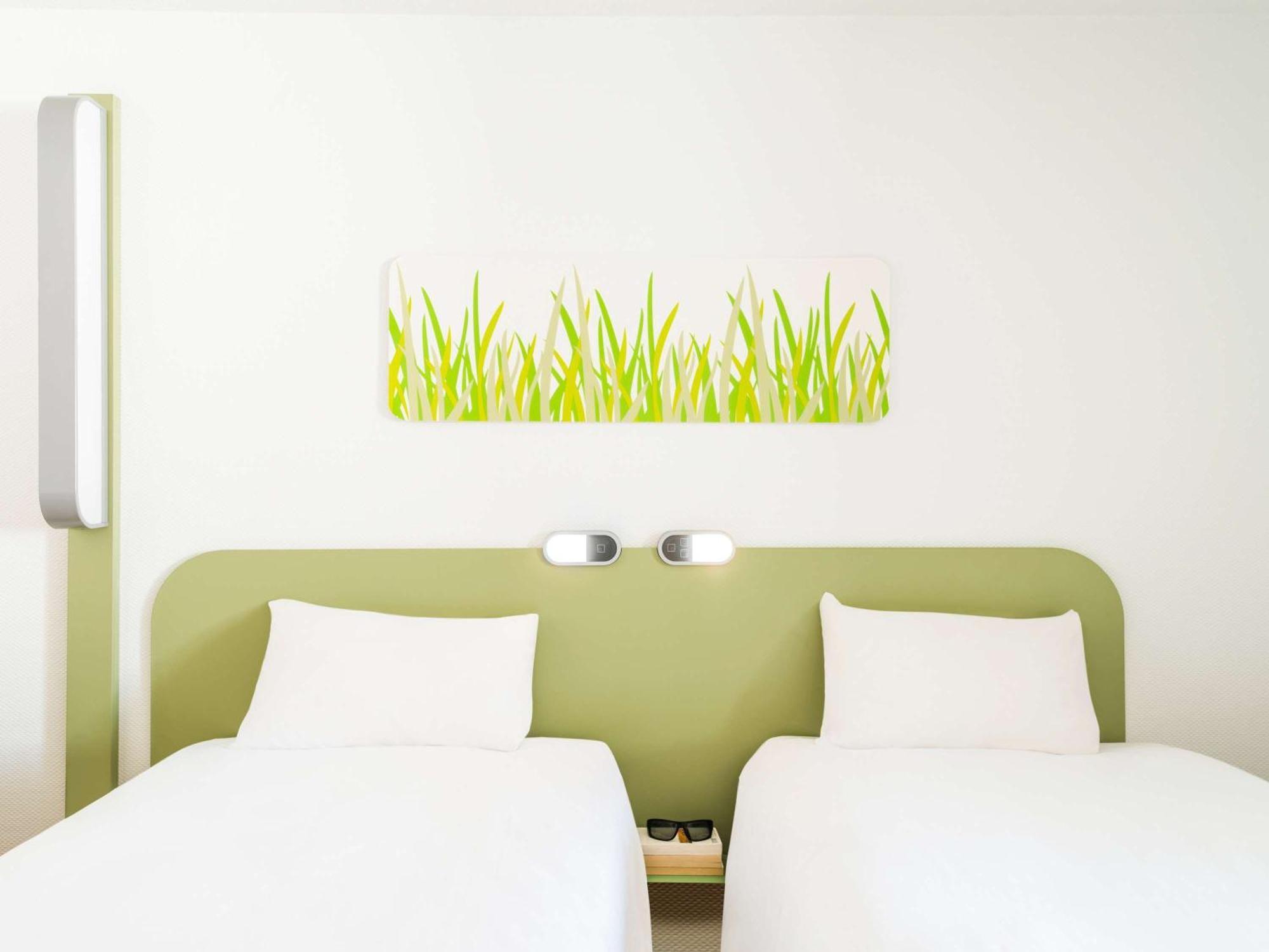 Ibis Budget Courbevoie Paris La Defense Exterior foto