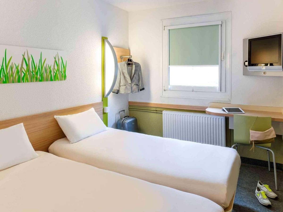 Ibis Budget Courbevoie Paris La Defense Exterior foto